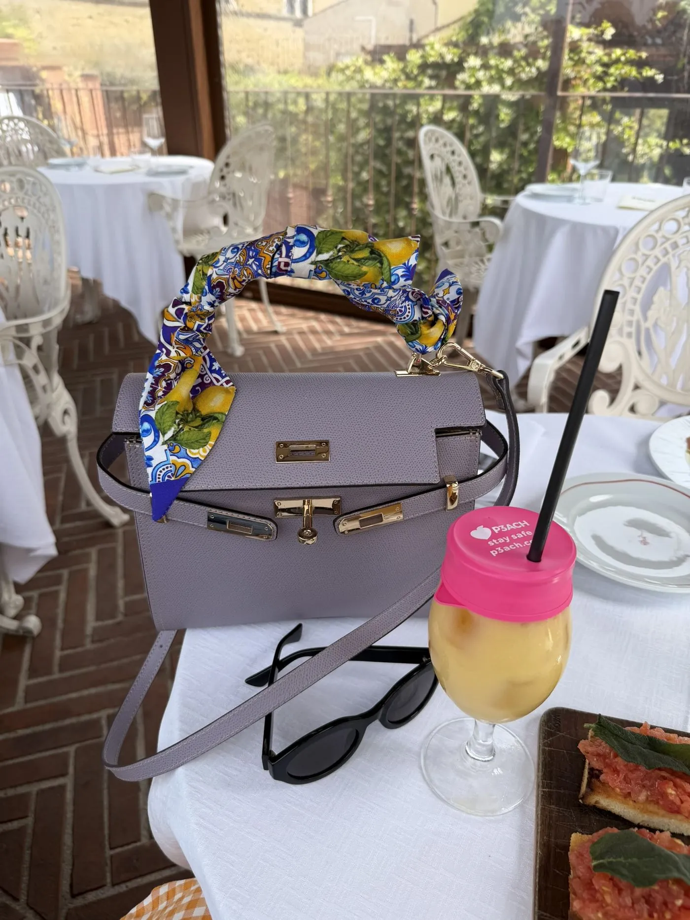 P3ACH at brunch